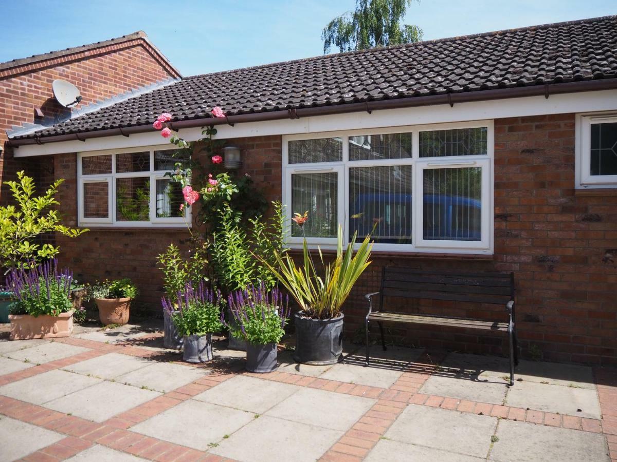 Surlingham Lodge Garden Cottage In Rspb Village Near NWI Kültér fotó